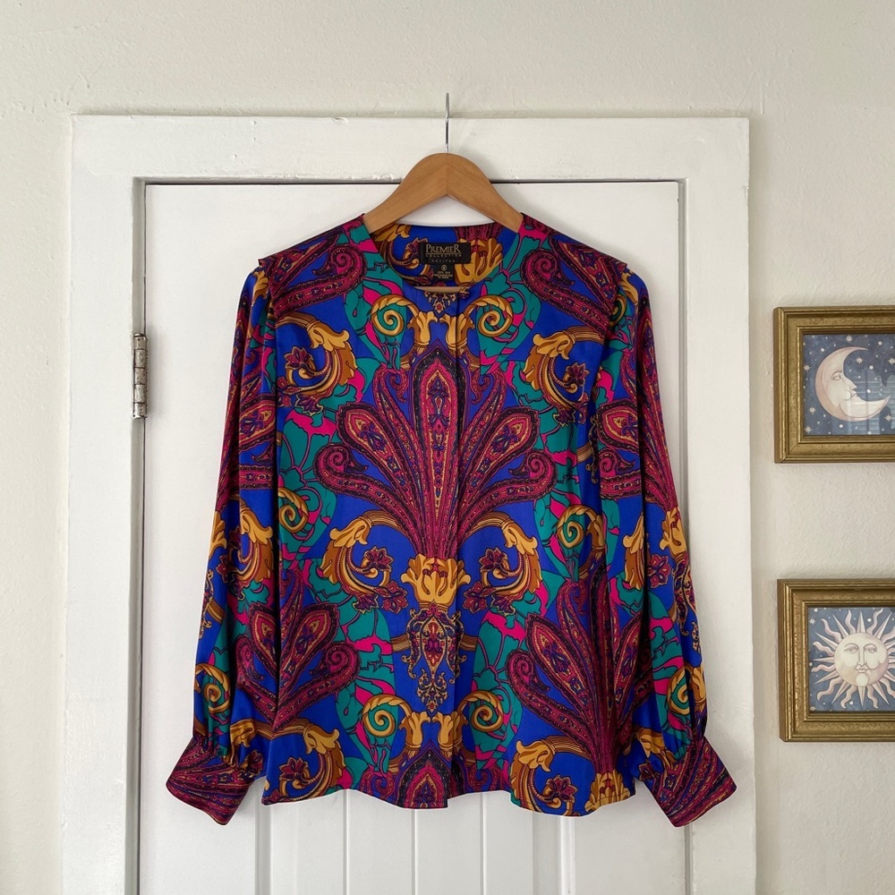 VTG Stunning Premier Paisley Scroll Peacock Charmeuse No-Collar Blouse Size 8